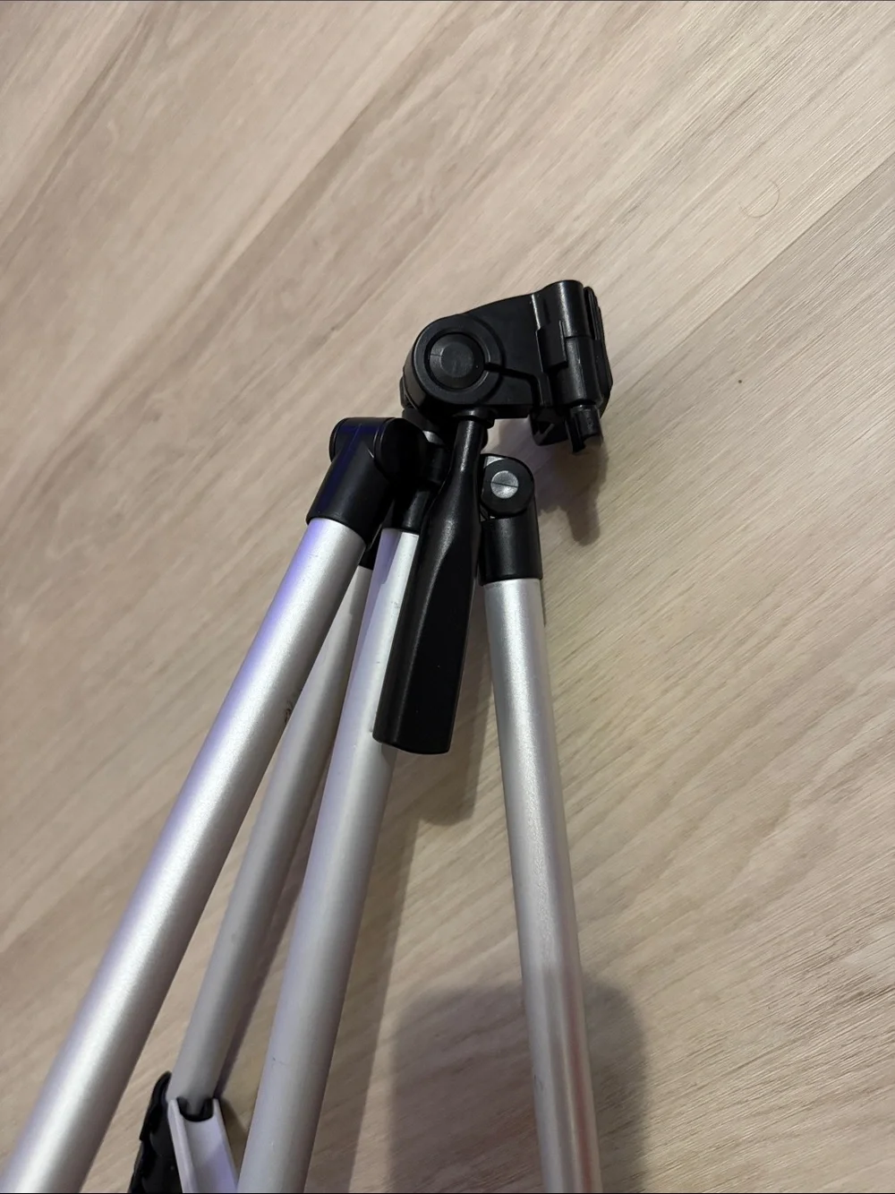 N/A 50 tripod